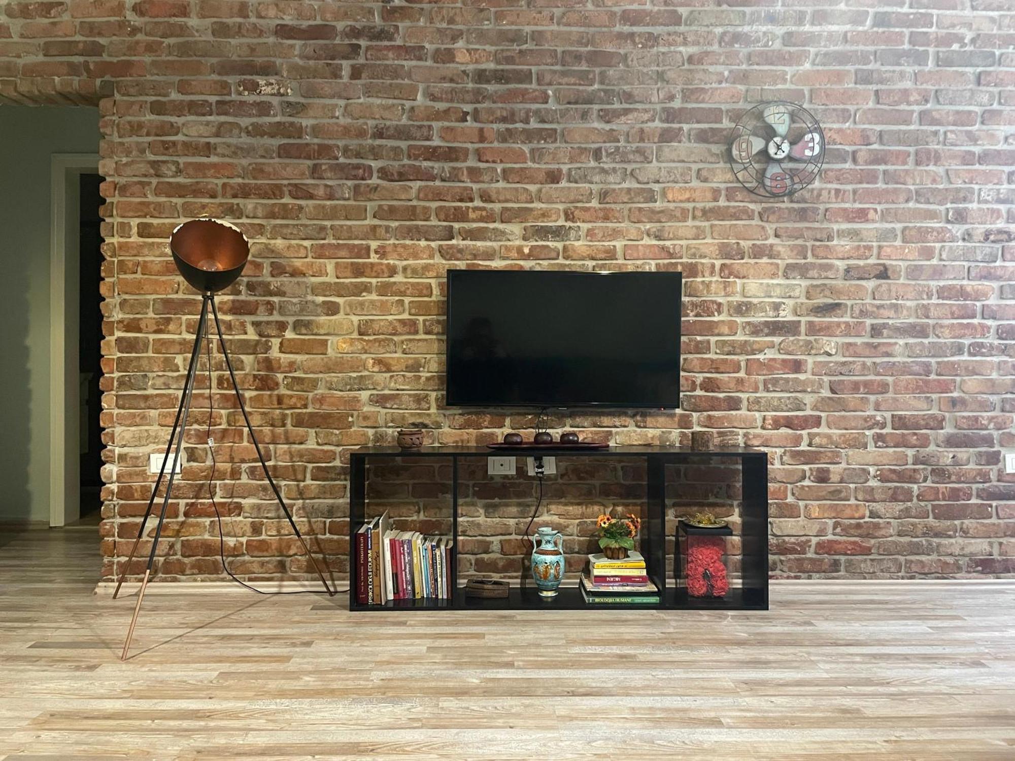 Bricks Apartment Near Pazari I Ri Τίρανα Εξωτερικό φωτογραφία