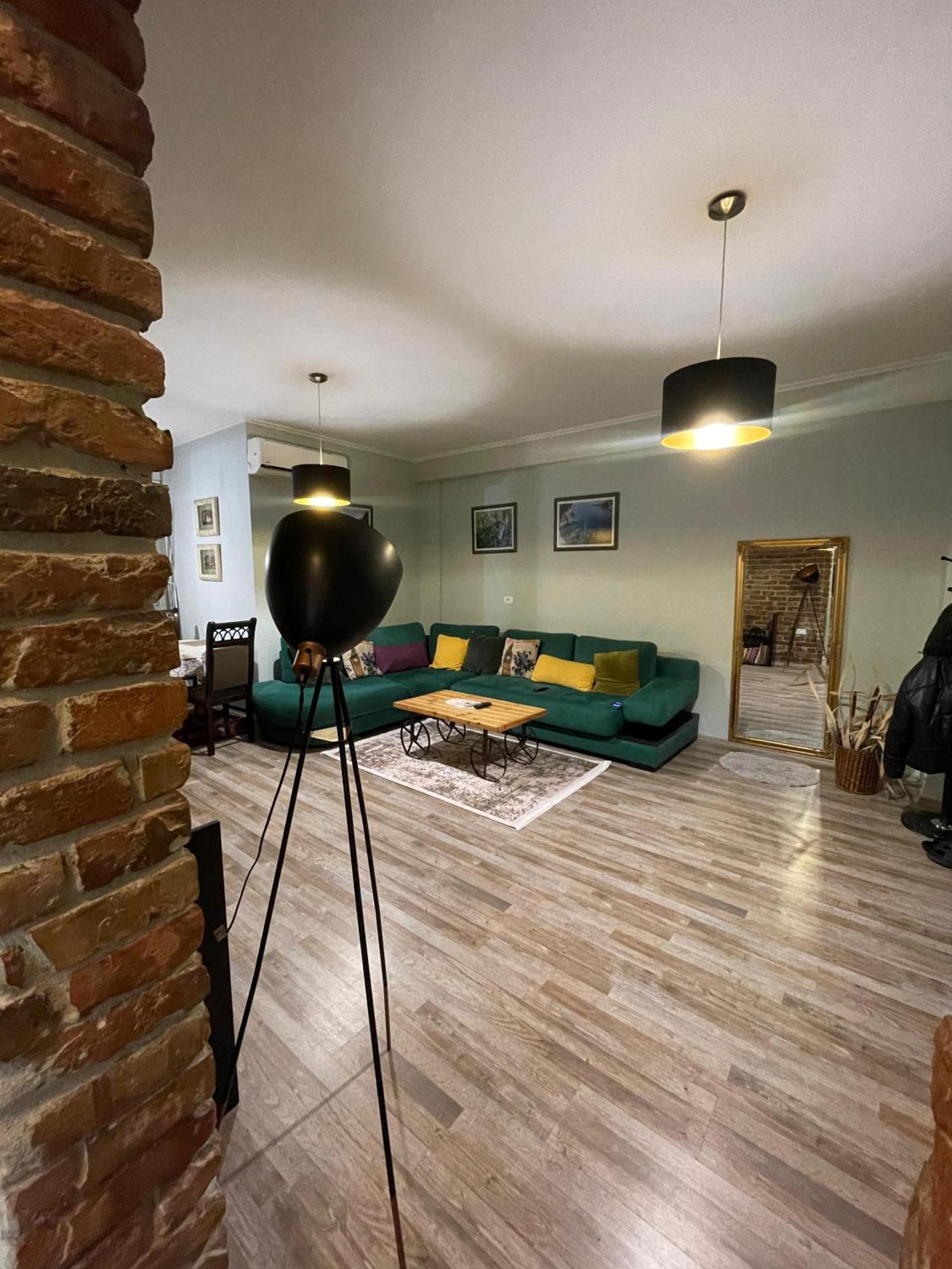 Bricks Apartment Near Pazari I Ri Τίρανα Εξωτερικό φωτογραφία