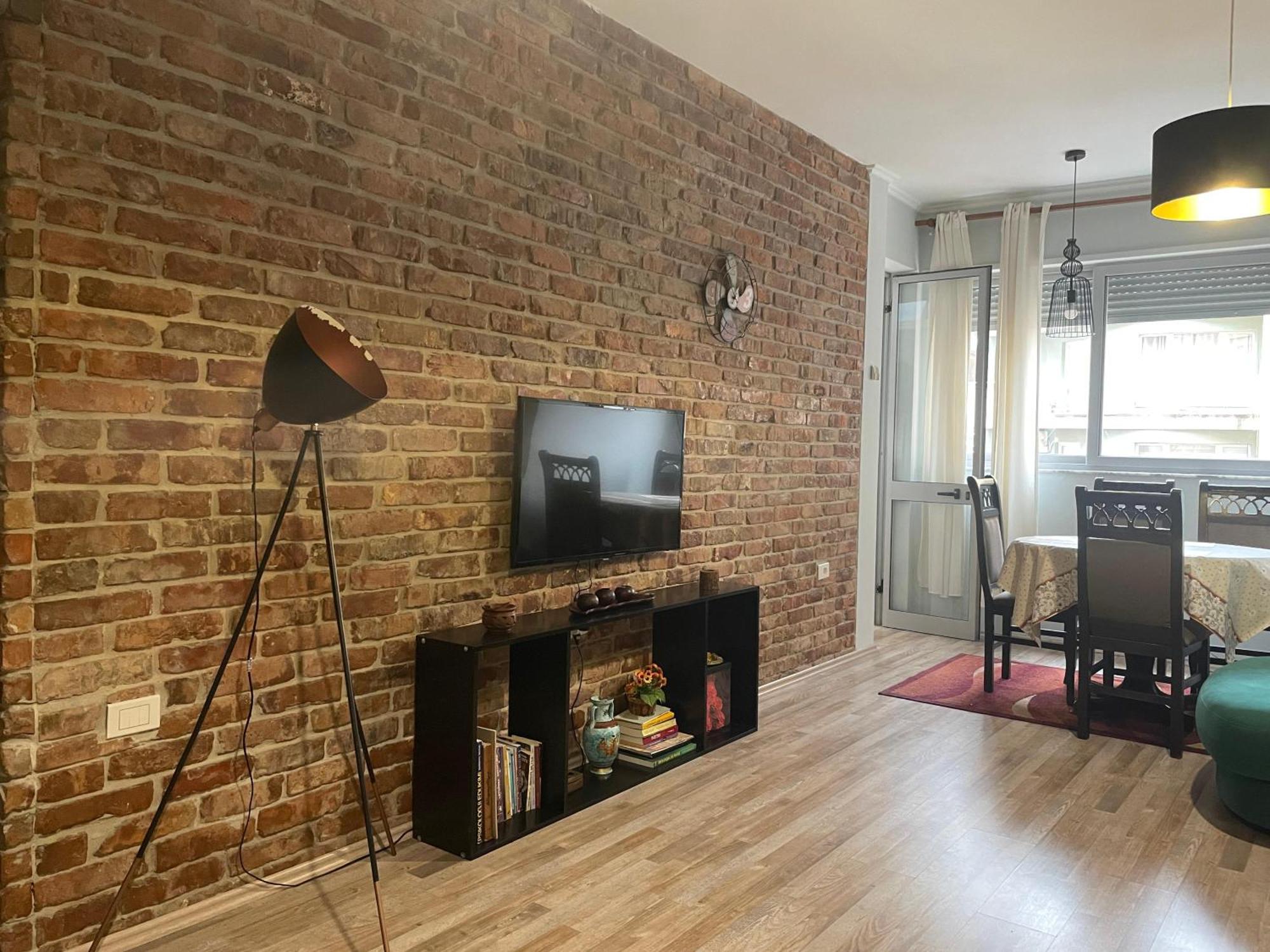 Bricks Apartment Near Pazari I Ri Τίρανα Εξωτερικό φωτογραφία